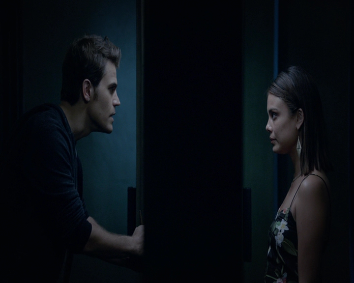 VampireDiaries-dot-nl_VampireDiaries-8x04AnEternityOfMisery1238.jpg