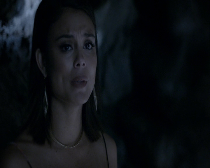 VampireDiaries-dot-nl_VampireDiaries-8x04AnEternityOfMisery1354.jpg