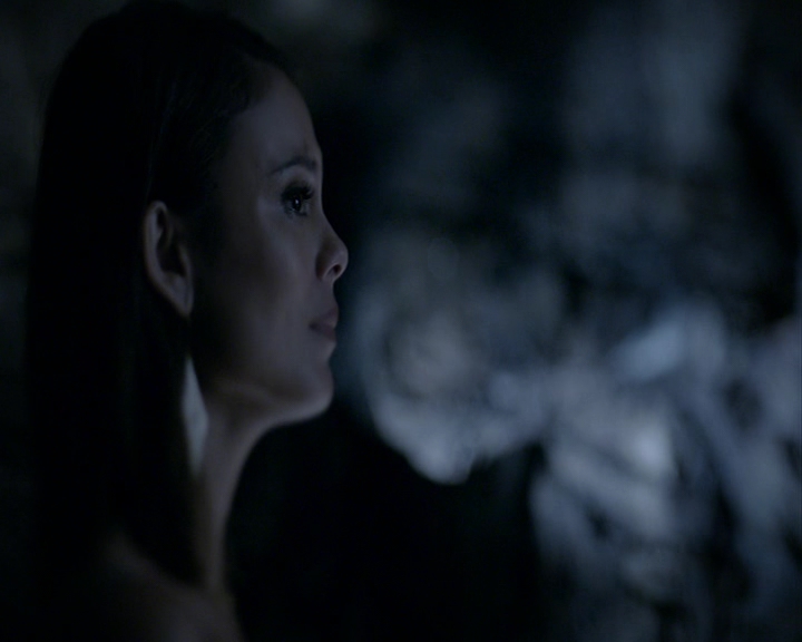 VampireDiaries-dot-nl_VampireDiaries-8x04AnEternityOfMisery1356.jpg