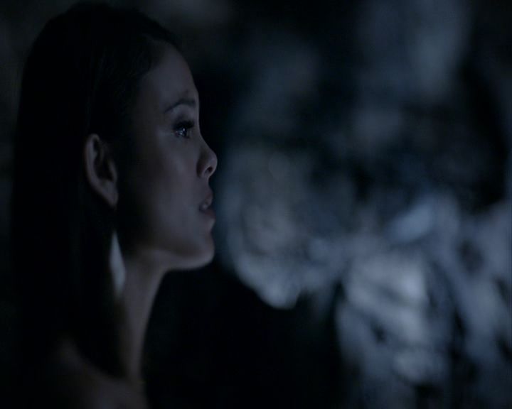 VampireDiaries-dot-nl_VampireDiaries-8x04AnEternityOfMisery1357.jpg