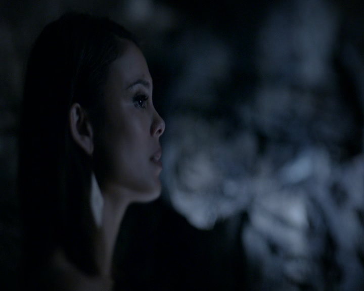 VampireDiaries-dot-nl_VampireDiaries-8x04AnEternityOfMisery1358.jpg