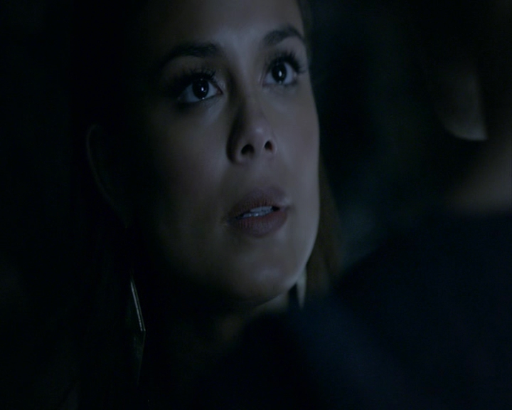 VampireDiaries-dot-nl_VampireDiaries-8x04AnEternityOfMisery1371.jpg