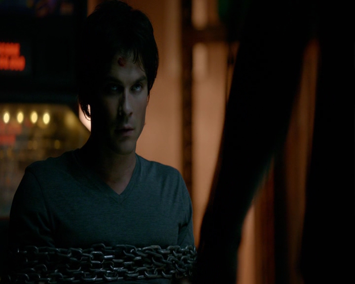 VampireDiaries-dot-nl_VampireDiaries-8x04AnEternityOfMisery1386.jpg