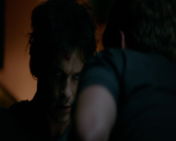 VampireDiaries-dot-nl_VampireDiaries-8x04AnEternityOfMisery1418.jpg