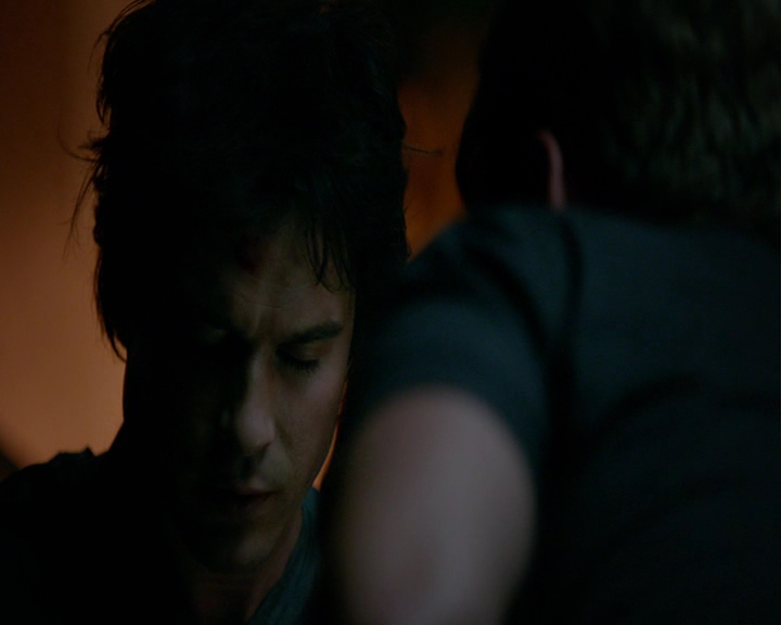 VampireDiaries-dot-nl_VampireDiaries-8x04AnEternityOfMisery1420.jpg