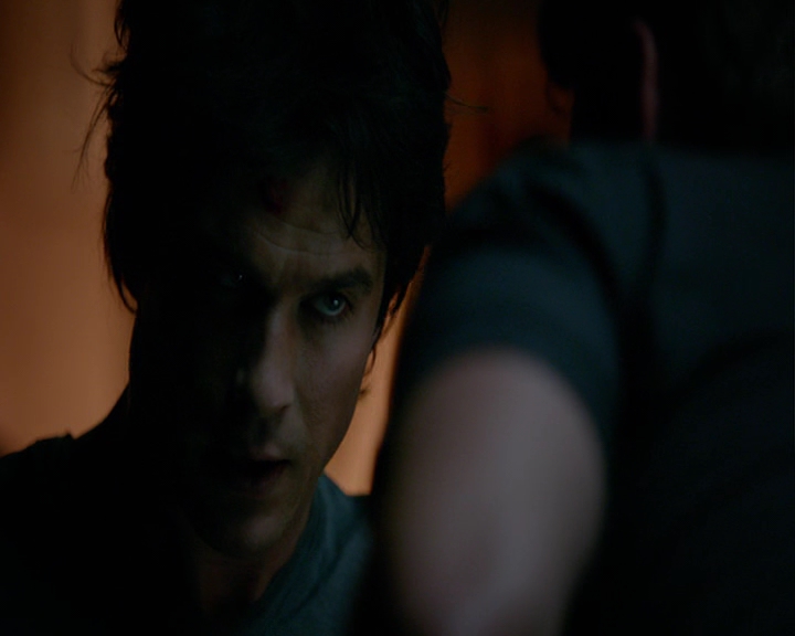 VampireDiaries-dot-nl_VampireDiaries-8x04AnEternityOfMisery1422.jpg