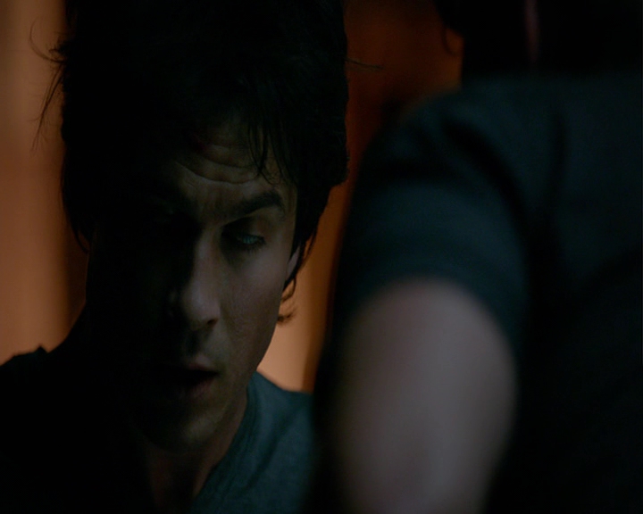 VampireDiaries-dot-nl_VampireDiaries-8x04AnEternityOfMisery1424.jpg