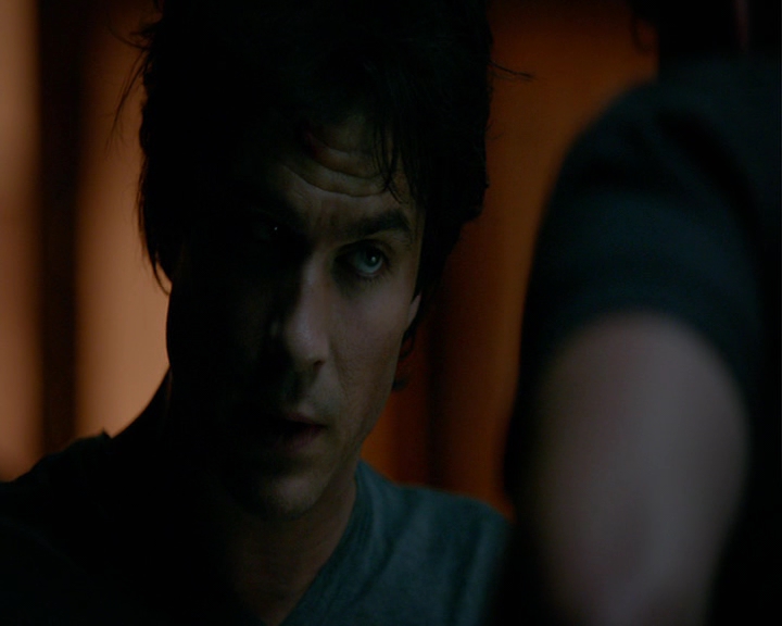 VampireDiaries-dot-nl_VampireDiaries-8x04AnEternityOfMisery1427.jpg