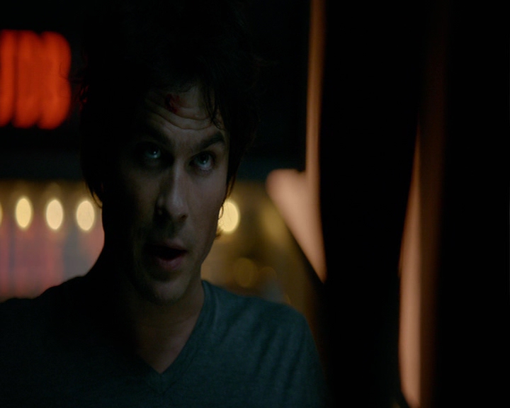 VampireDiaries-dot-nl_VampireDiaries-8x04AnEternityOfMisery1463.jpg