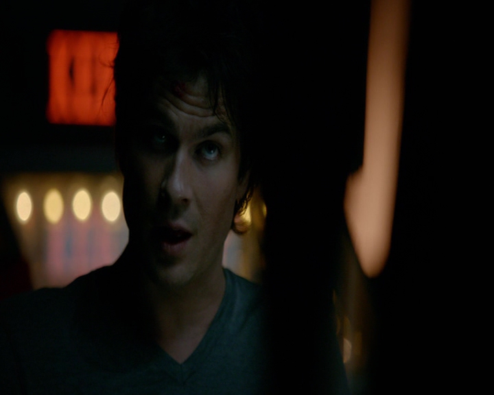 VampireDiaries-dot-nl_VampireDiaries-8x04AnEternityOfMisery1471.jpg