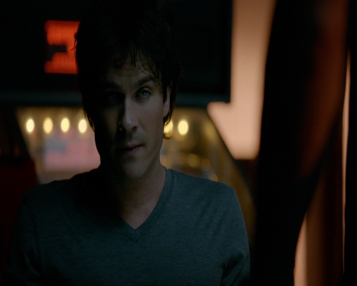 VampireDiaries-dot-nl_VampireDiaries-8x04AnEternityOfMisery1487.jpg