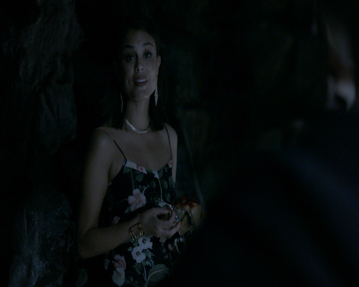 VampireDiaries-dot-nl_VampireDiaries-8x04AnEternityOfMisery1563.jpg