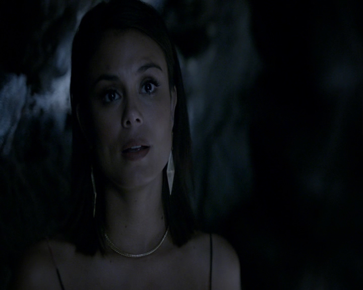 VampireDiaries-dot-nl_VampireDiaries-8x04AnEternityOfMisery1573.jpg