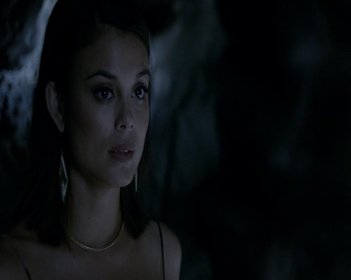 VampireDiaries-dot-nl_VampireDiaries-8x04AnEternityOfMisery1578.jpg