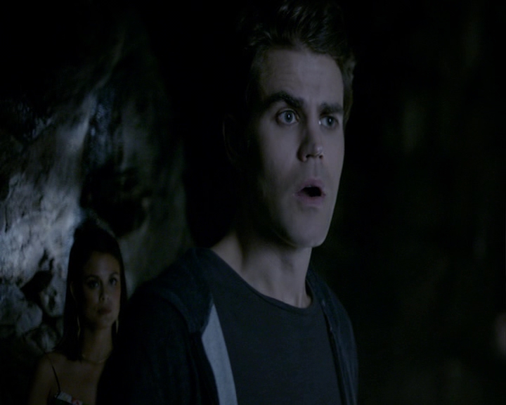 VampireDiaries-dot-nl_VampireDiaries-8x04AnEternityOfMisery1588.jpg