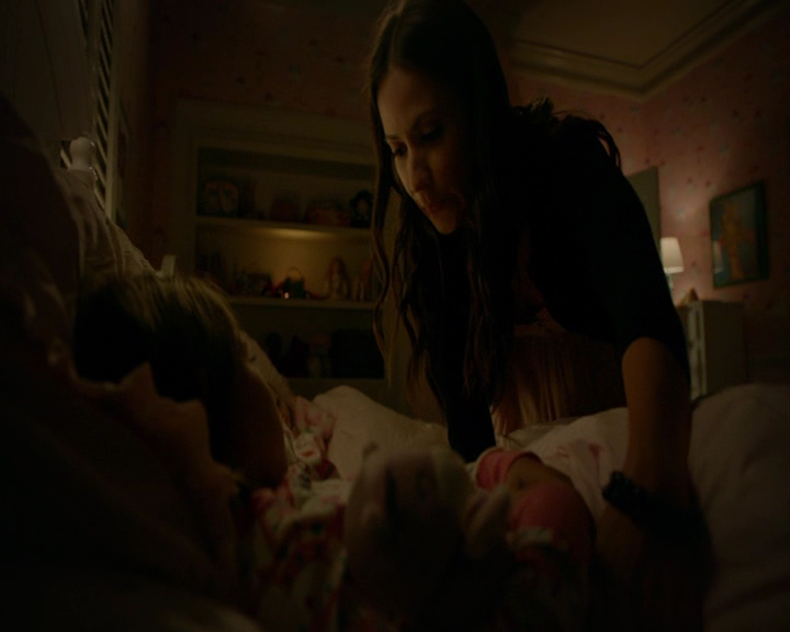 VampireDiaries-dot-nl_VampireDiaries-8x04AnEternityOfMisery1598.jpg