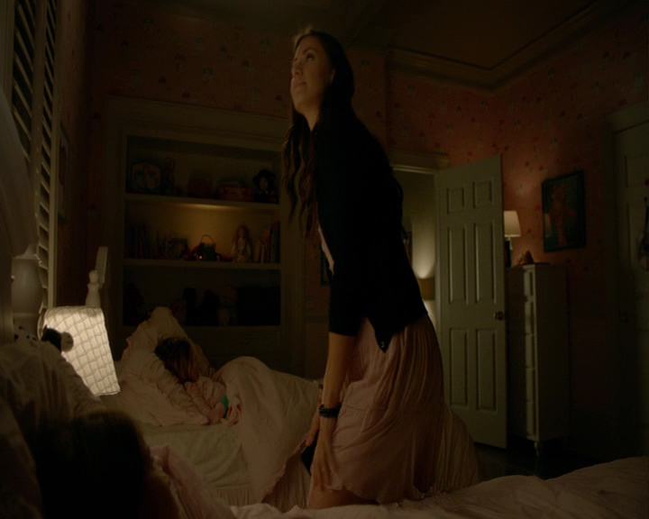 VampireDiaries-dot-nl_VampireDiaries-8x04AnEternityOfMisery1620.jpg