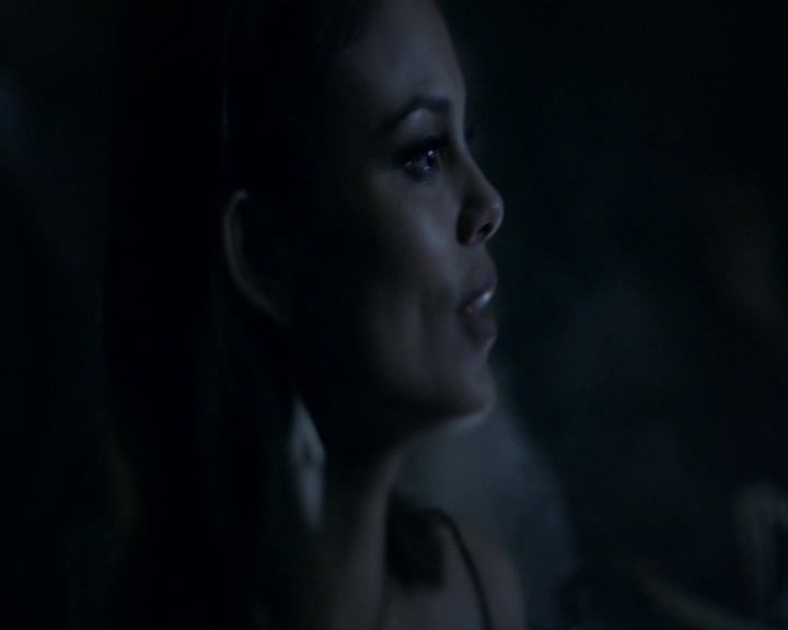 VampireDiaries-dot-nl_VampireDiaries-8x04AnEternityOfMisery1719.jpg