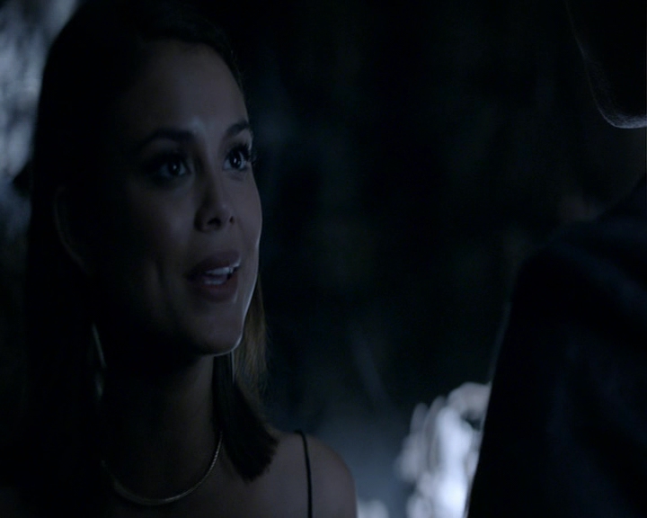 VampireDiaries-dot-nl_VampireDiaries-8x04AnEternityOfMisery1727.jpg