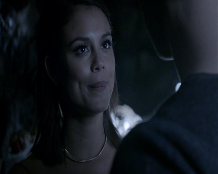 VampireDiaries-dot-nl_VampireDiaries-8x04AnEternityOfMisery1734.jpg