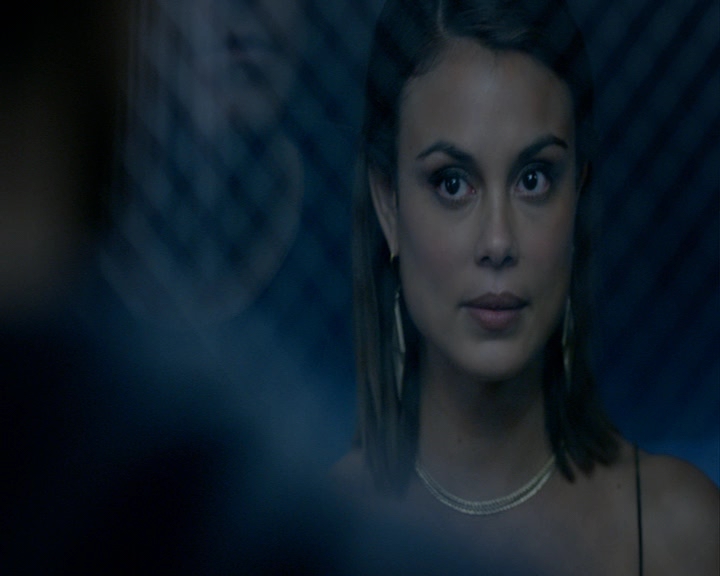 VampireDiaries-dot-nl_VampireDiaries-8x04AnEternityOfMisery1986.jpg