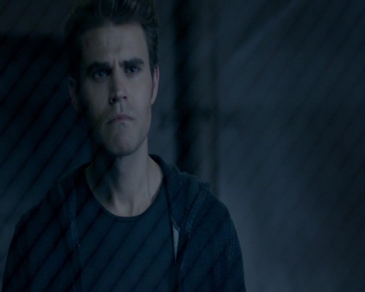 VampireDiaries-dot-nl_VampireDiaries-8x04AnEternityOfMisery2031.jpg