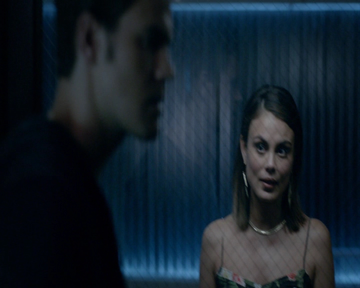 VampireDiaries-dot-nl_VampireDiaries-8x04AnEternityOfMisery2058.jpg