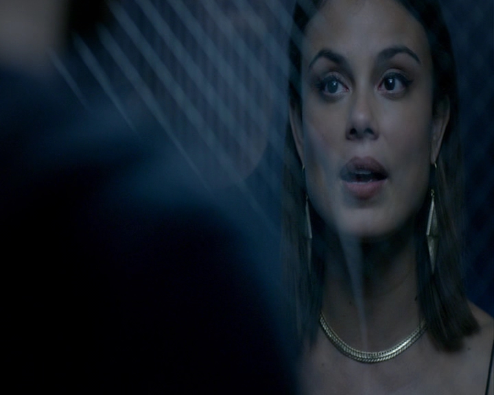 VampireDiaries-dot-nl_VampireDiaries-8x04AnEternityOfMisery2105.jpg