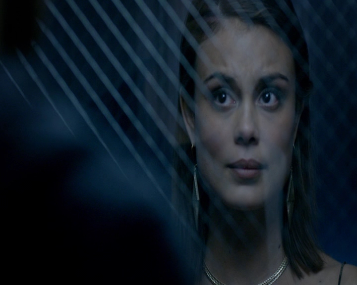 VampireDiaries-dot-nl_VampireDiaries-8x04AnEternityOfMisery2117.jpg