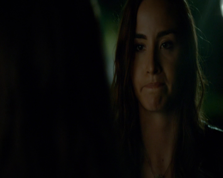 VampireDiaries-dot-nl_VampireDiaries-8x04AnEternityOfMisery2281.jpg