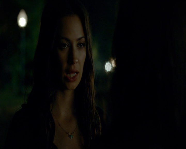 VampireDiaries-dot-nl_VampireDiaries-8x04AnEternityOfMisery2298.jpg