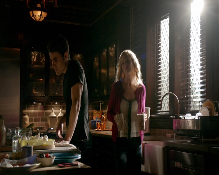 VampireDiaries-dot-nl_VampireDiaries-8x05ComingHomeWasAMistake0011.jpg