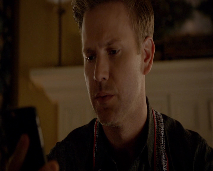 VampireDiaries-dot-nl_VampireDiaries-8x05ComingHomeWasAMistake0062.jpg