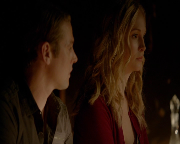 VampireDiaries-dot-nl_VampireDiaries-8x05ComingHomeWasAMistake0071.jpg