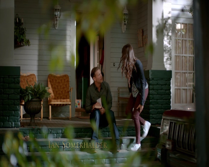 VampireDiaries-dot-nl_VampireDiaries-8x05ComingHomeWasAMistake0108.jpg