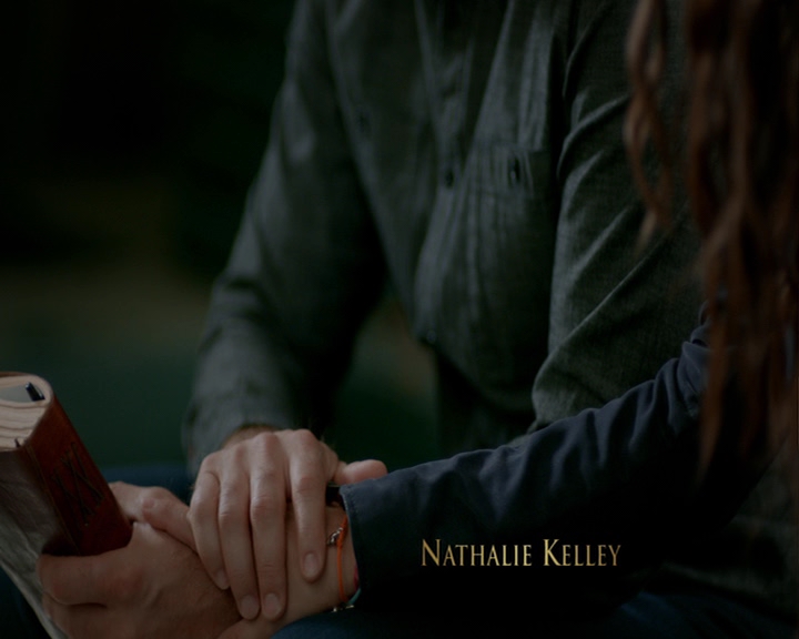 VampireDiaries-dot-nl_VampireDiaries-8x05ComingHomeWasAMistake0155.jpg