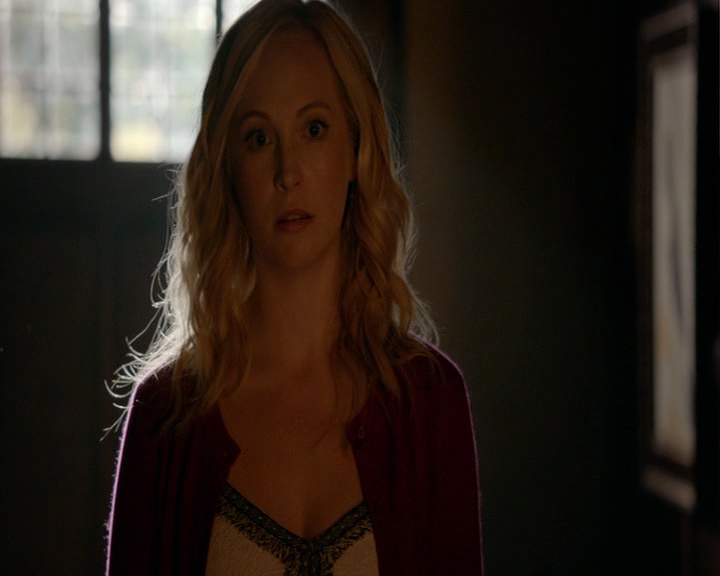 VampireDiaries-dot-nl_VampireDiaries-8x05ComingHomeWasAMistake0189.jpg