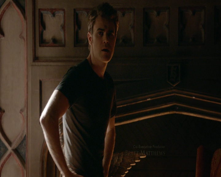 VampireDiaries-dot-nl_VampireDiaries-8x05ComingHomeWasAMistake0190.jpg