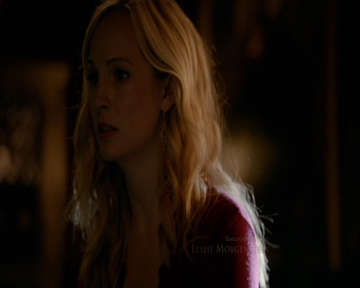 VampireDiaries-dot-nl_VampireDiaries-8x05ComingHomeWasAMistake0207.jpg