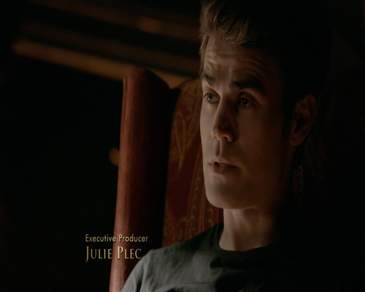 VampireDiaries-dot-nl_VampireDiaries-8x05ComingHomeWasAMistake0212.jpg