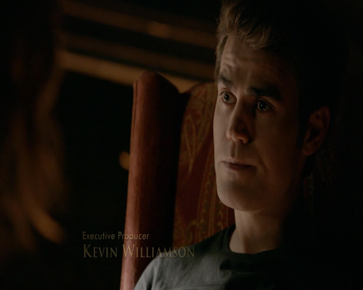 VampireDiaries-dot-nl_VampireDiaries-8x05ComingHomeWasAMistake0216.jpg