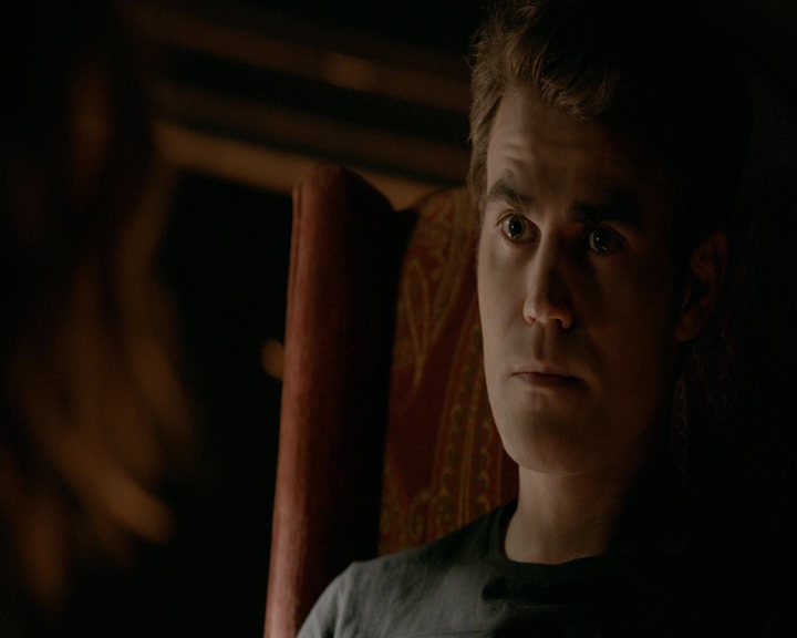 VampireDiaries-dot-nl_VampireDiaries-8x05ComingHomeWasAMistake0221.jpg