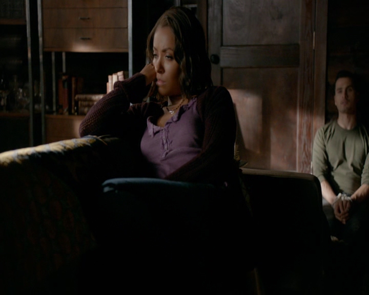 VampireDiaries-dot-nl_VampireDiaries-8x05ComingHomeWasAMistake0238.jpg