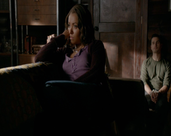 VampireDiaries-dot-nl_VampireDiaries-8x05ComingHomeWasAMistake0239.jpg