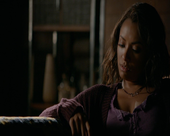 VampireDiaries-dot-nl_VampireDiaries-8x05ComingHomeWasAMistake0253.jpg