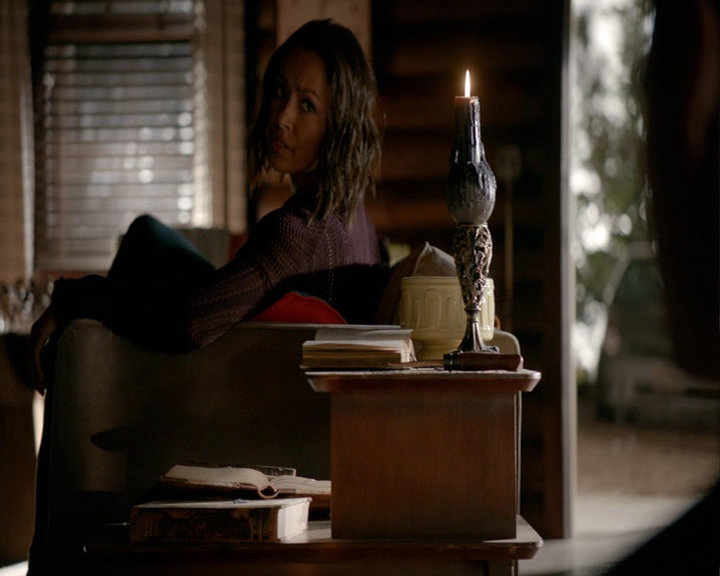 VampireDiaries-dot-nl_VampireDiaries-8x05ComingHomeWasAMistake0284.jpg