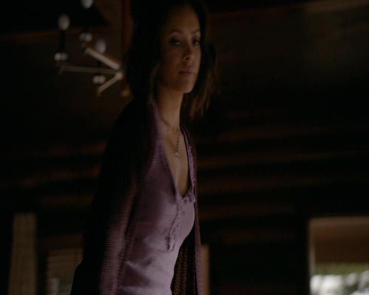 VampireDiaries-dot-nl_VampireDiaries-8x05ComingHomeWasAMistake0290.jpg