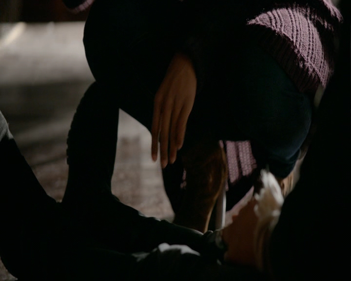 VampireDiaries-dot-nl_VampireDiaries-8x05ComingHomeWasAMistake0295.jpg