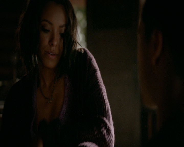 VampireDiaries-dot-nl_VampireDiaries-8x05ComingHomeWasAMistake0297.jpg