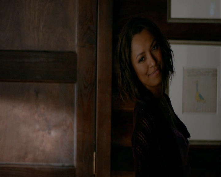 VampireDiaries-dot-nl_VampireDiaries-8x05ComingHomeWasAMistake0321.jpg